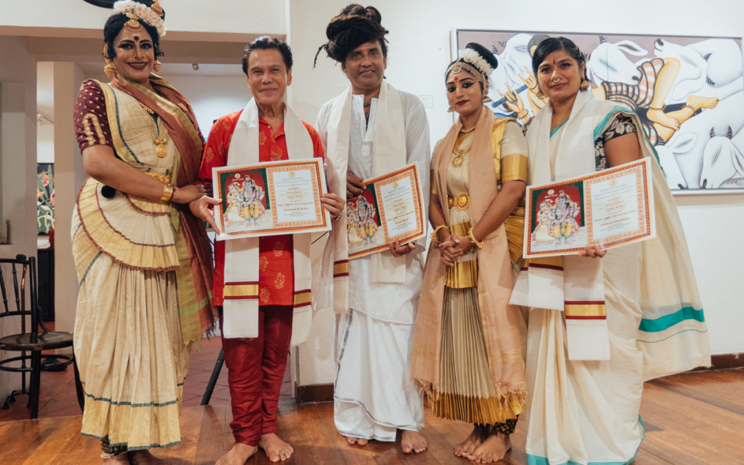 Reviews of ‘Journey of the Enchantress, Mayava’ Mohiniyattam by Smt Maalika Panikker & Smt Jayashree Harikrishnan